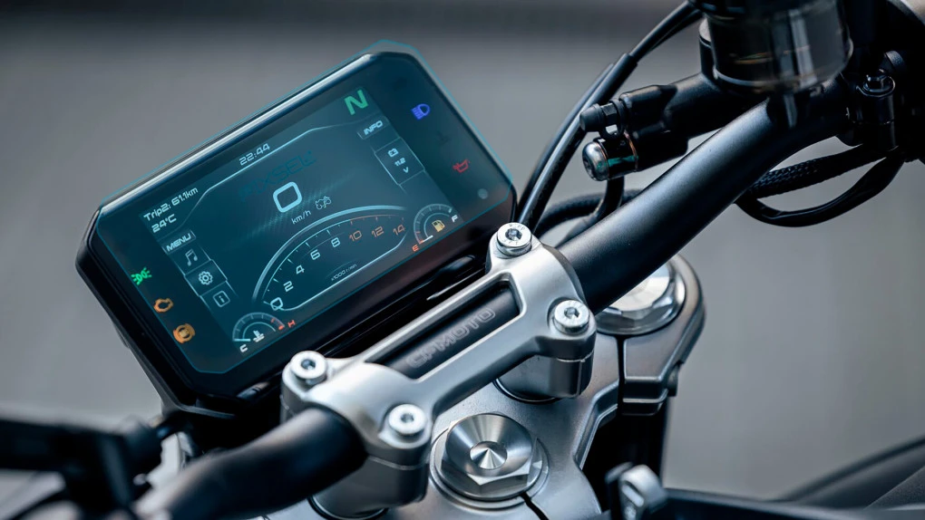 Захисне скло Pixsel на спідометр мотоцикла CFMOTO 450NK 6.8“